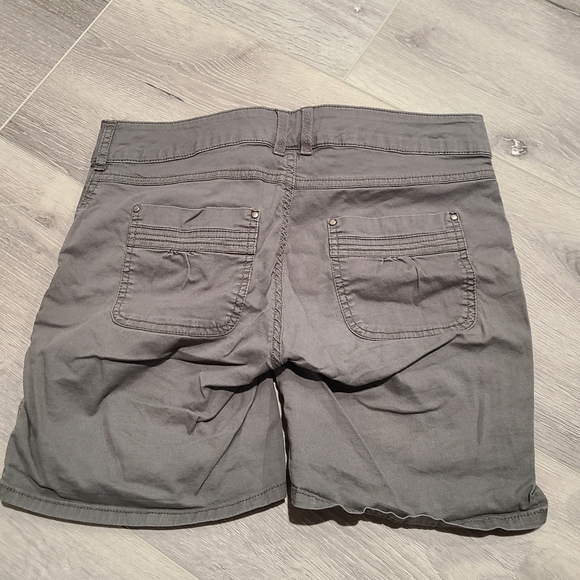 Ricki's shorts - Picture 3 of 4